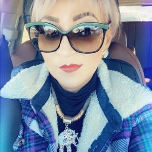 Meet your Posher, Bertha